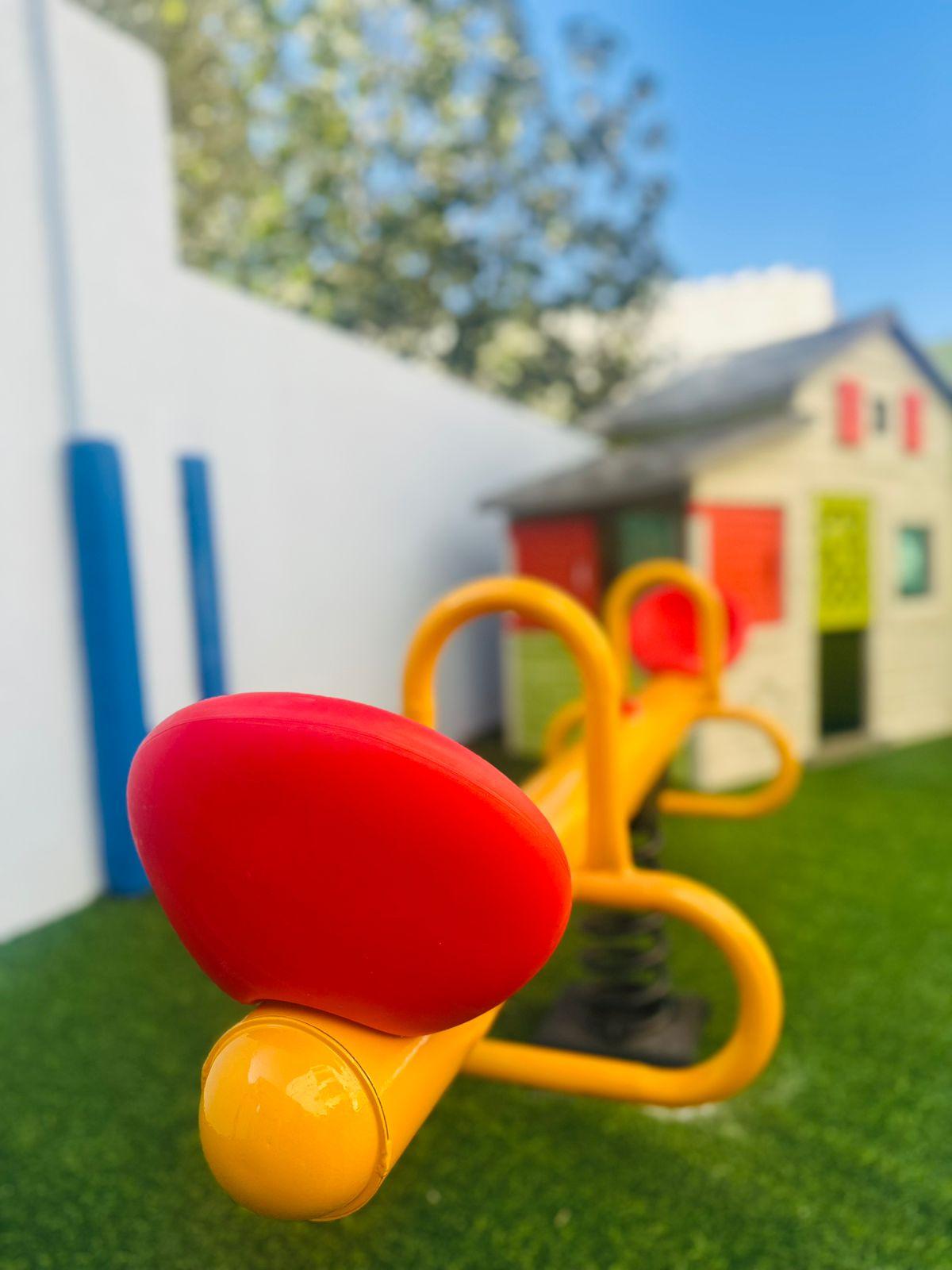 حضانة الوطن الحنون