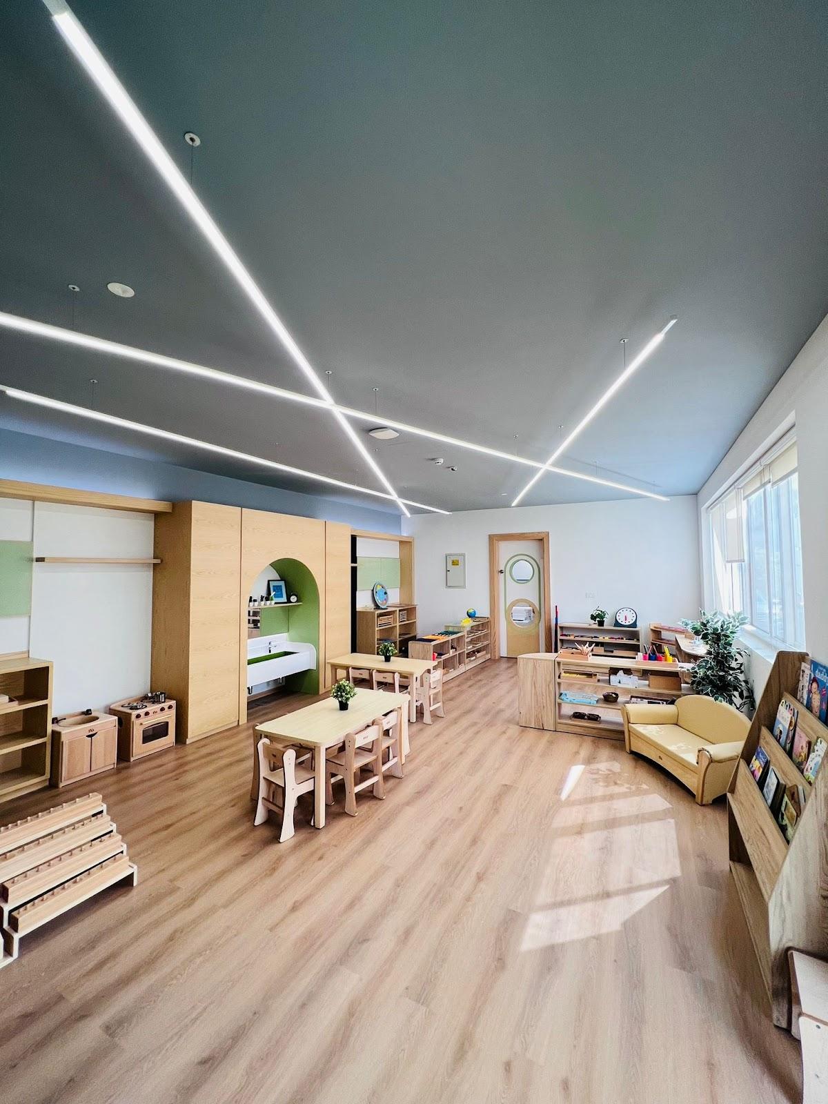 حضانة ريدوود مونتيسوري - الواب